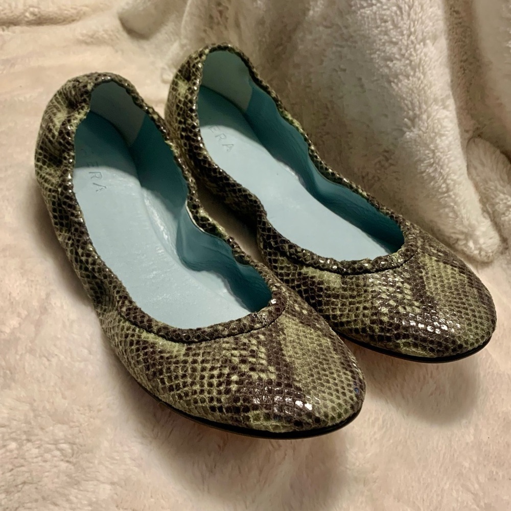 NEW Aera Flats Euro 39.5 /US 9 Ballet Slipper Style Green Python Animal Print